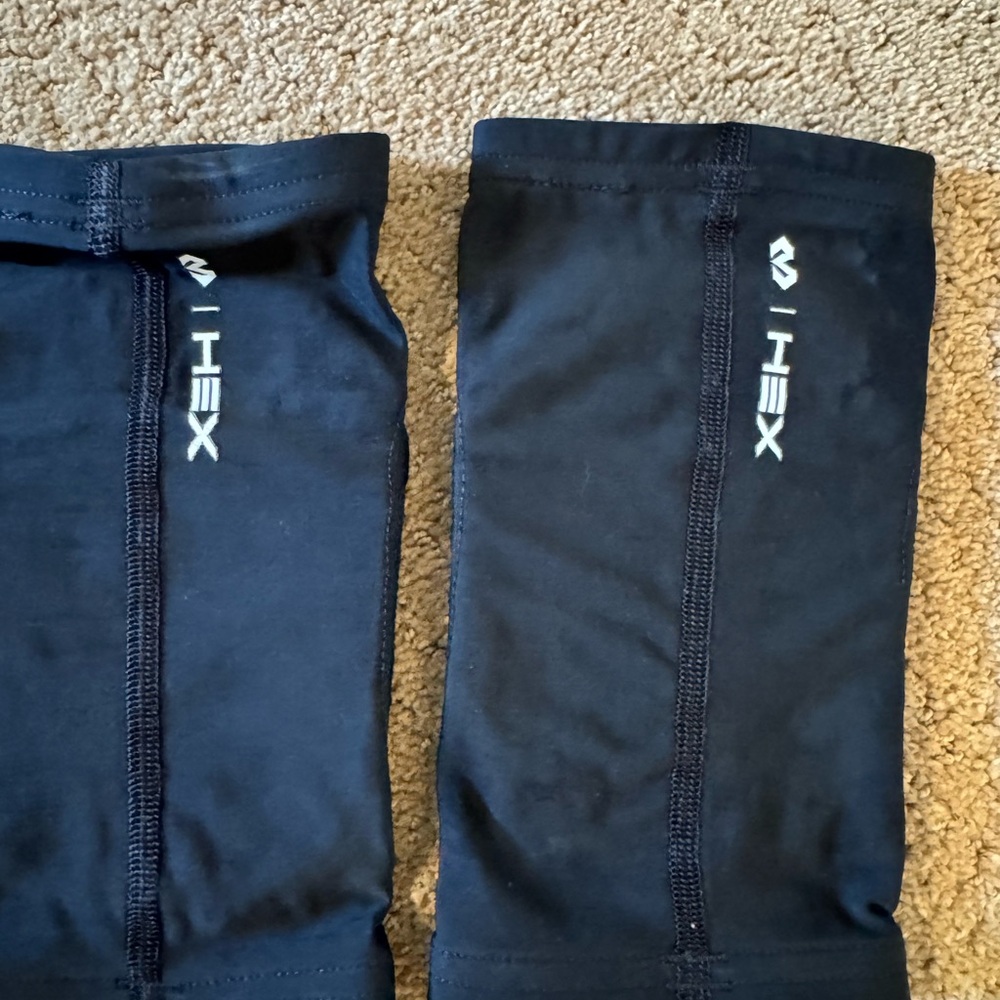 Black I-HEX Compression Sleeves